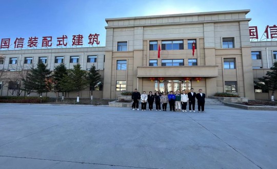 11.长春修建学院应届生来到装配式总公司旅行面试（资助处置惩罚下照片，，，，，，，凸显人物）_副本.jpg