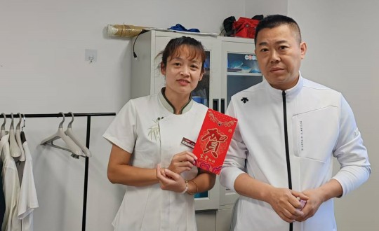 2024年9月13日，，，旅馆，，，全体员工，，，发放中秋节福利_副本.jpg