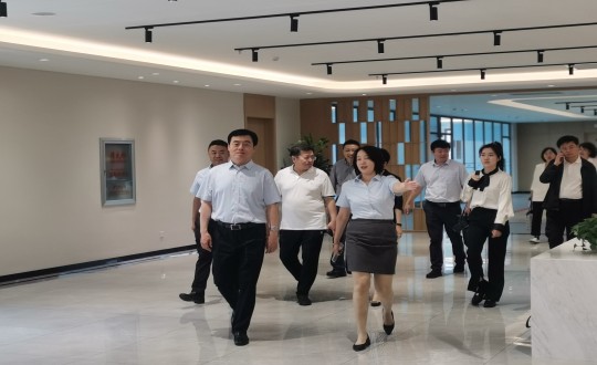 2024年6月26日，，，，，，，省慈善总会会长田锦尘一行莅临康养地产公司旅行调研_副本.jpg